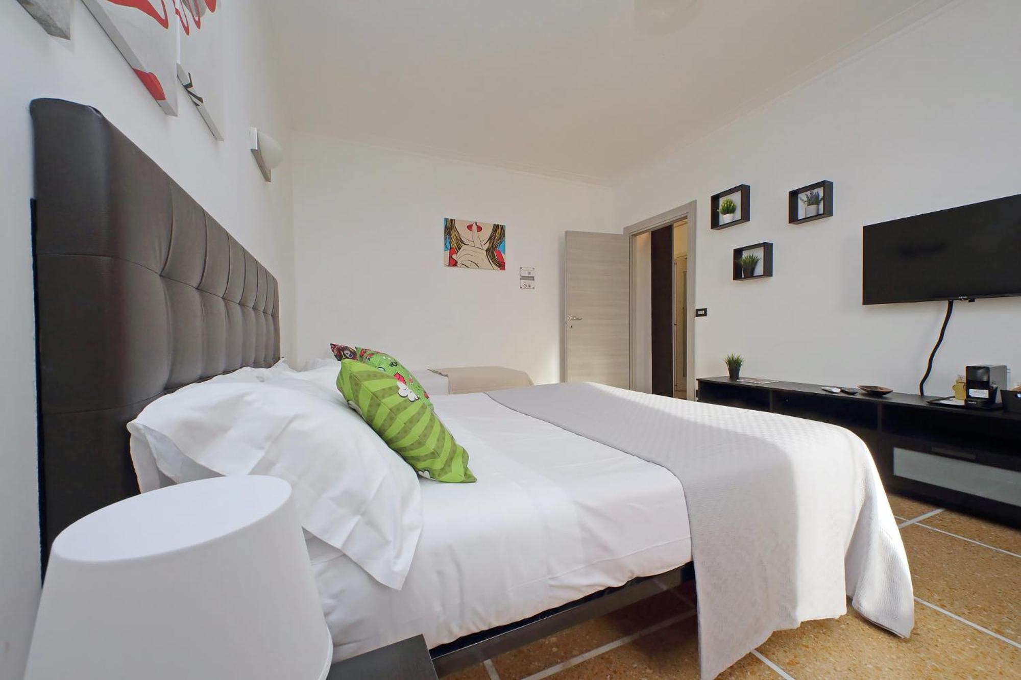 The Colours Rooms Guest House 로마 외부 사진