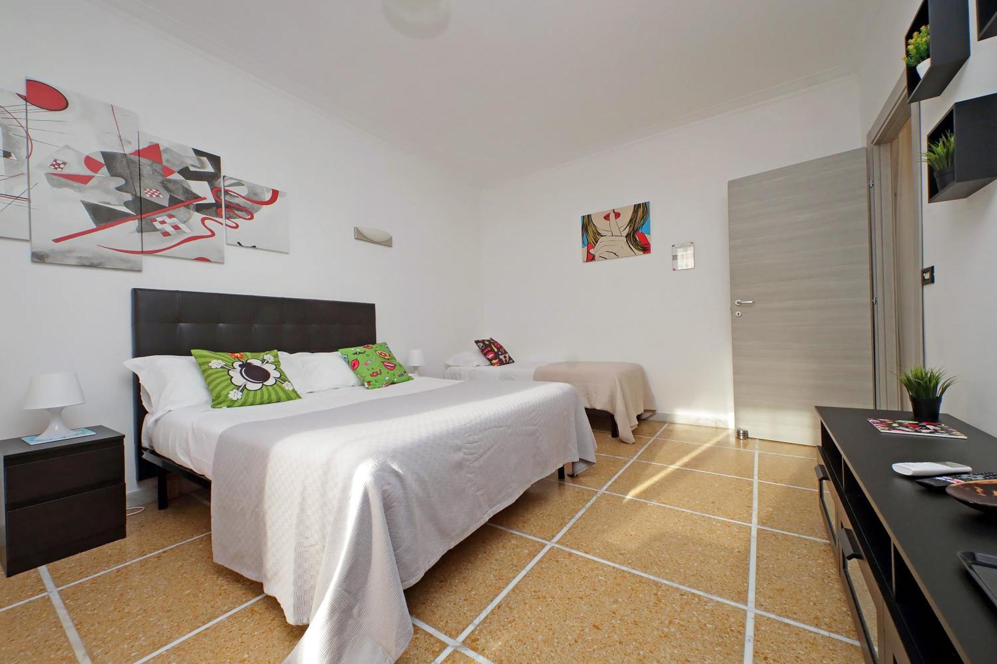 The Colours Rooms Guest House 로마 외부 사진
